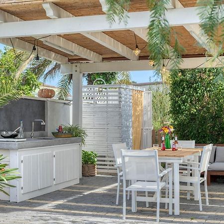 La Casa Degli Ulivi Appartamento In Villa Con Patio Куарту-Сант'Элена Экстерьер фото