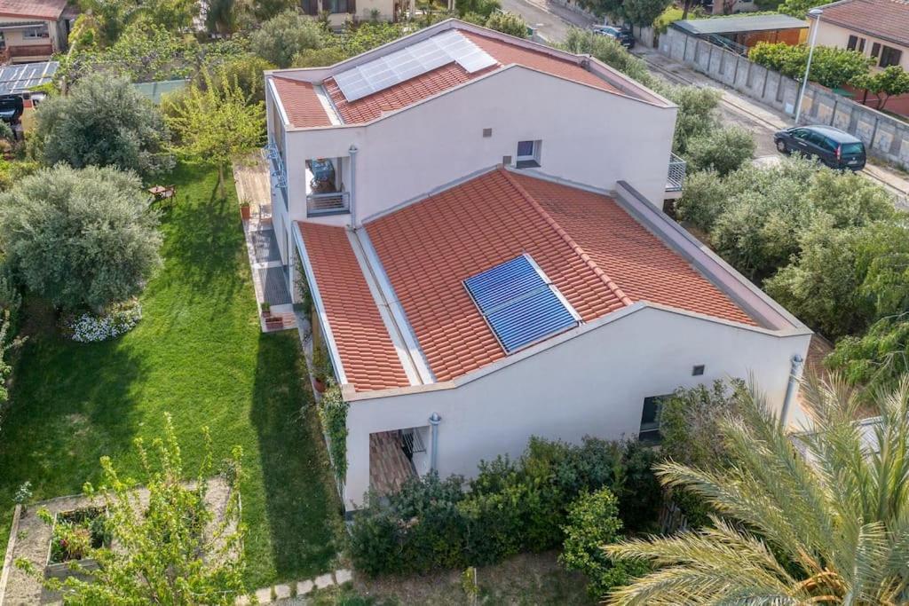 La Casa Degli Ulivi Appartamento In Villa Con Patio Куарту-Сант'Элена Экстерьер фото