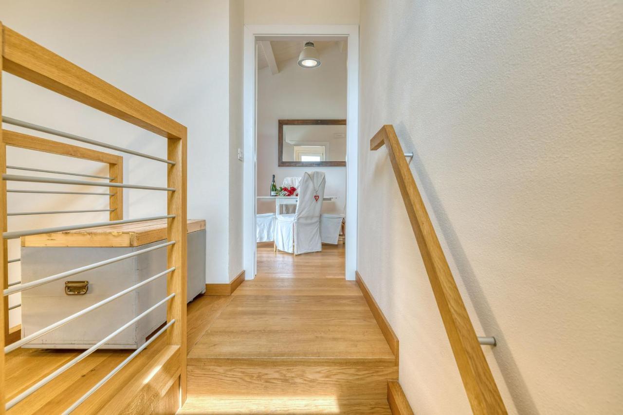 La Casa Degli Ulivi Appartamento In Villa Con Patio Куарту-Сант'Элена Экстерьер фото