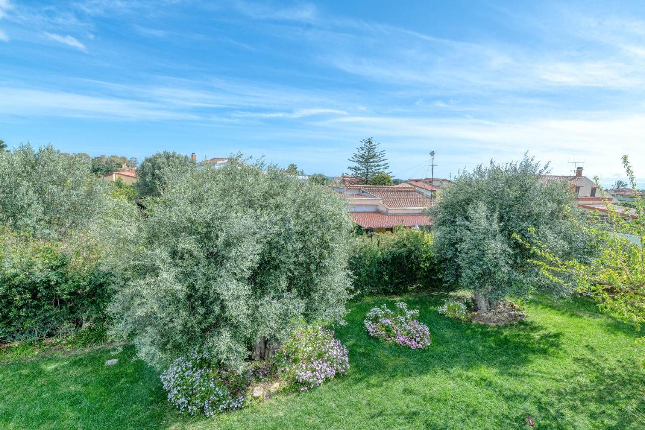 La Casa Degli Ulivi Appartamento In Villa Con Patio Куарту-Сант'Элена Экстерьер фото
