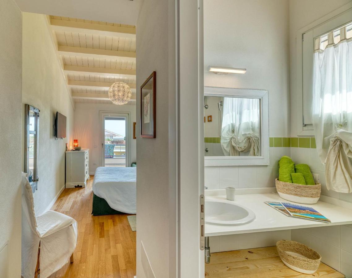 La Casa Degli Ulivi Appartamento In Villa Con Patio Куарту-Сант'Элена Экстерьер фото