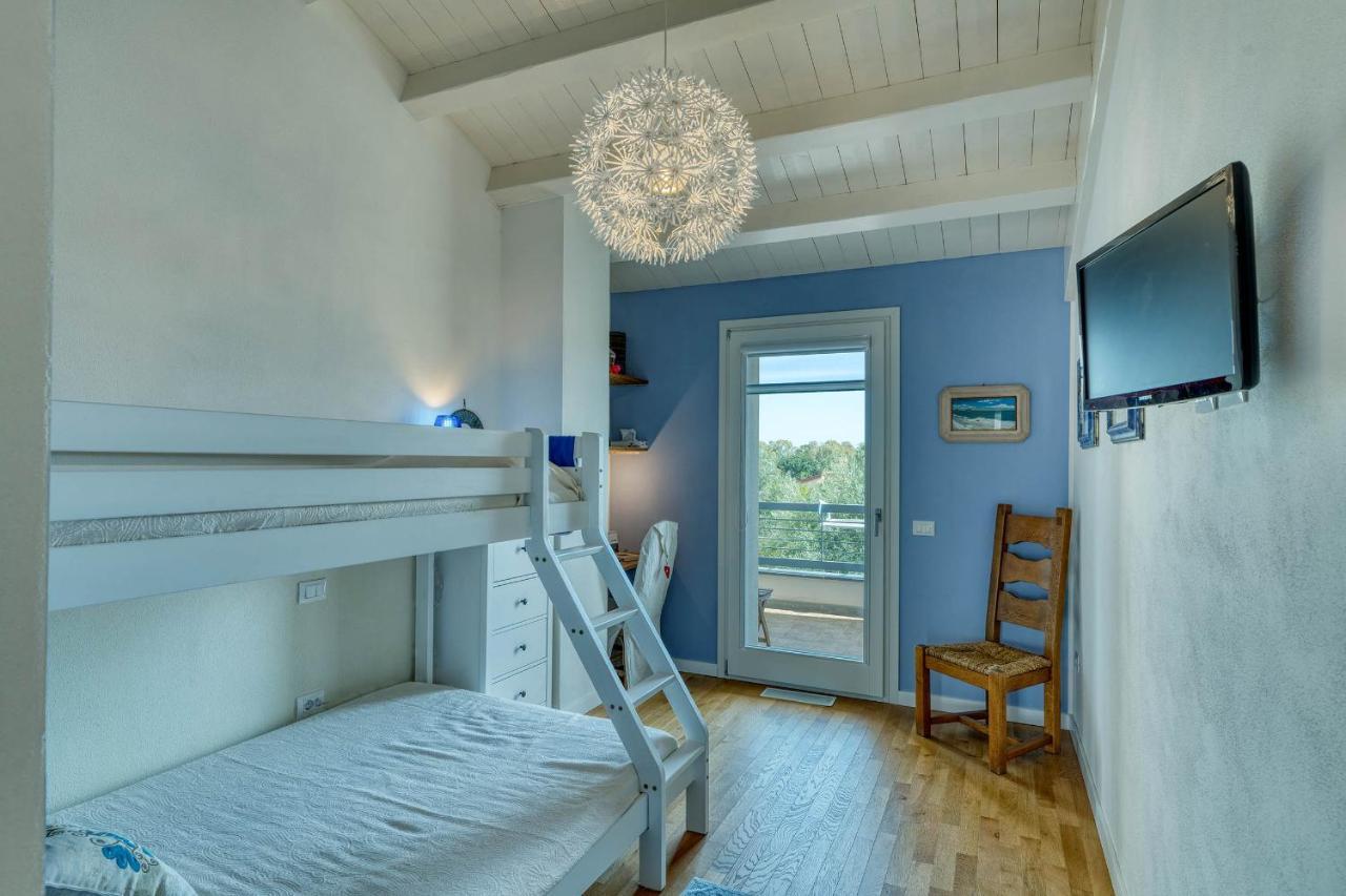 La Casa Degli Ulivi Appartamento In Villa Con Patio Куарту-Сант'Элена Экстерьер фото