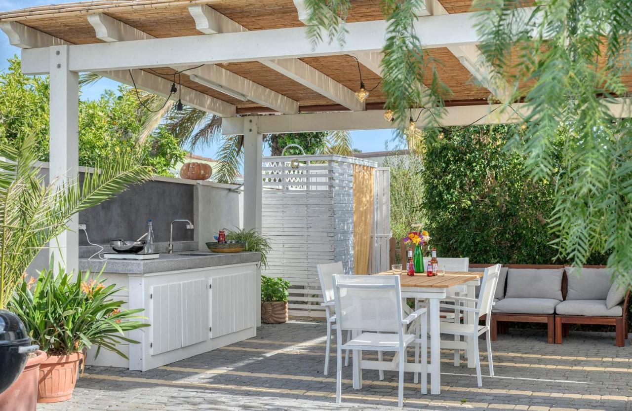 La Casa Degli Ulivi Appartamento In Villa Con Patio Куарту-Сант'Элена Экстерьер фото