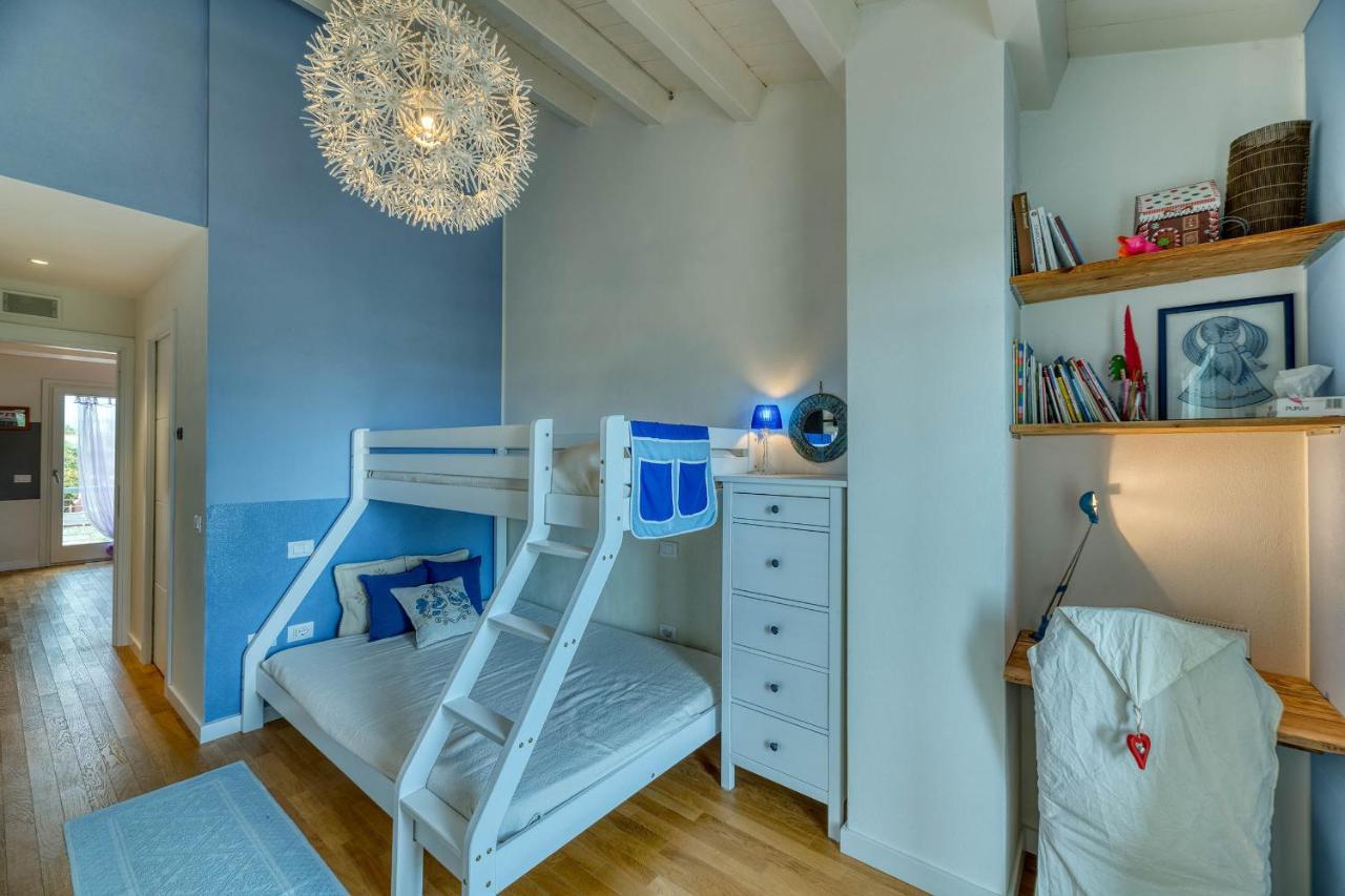 La Casa Degli Ulivi Appartamento In Villa Con Patio Куарту-Сант'Элена Экстерьер фото