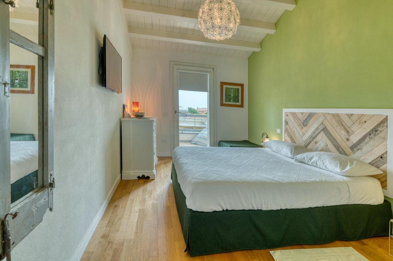 La Casa Degli Ulivi Appartamento In Villa Con Patio Куарту-Сант'Элена Экстерьер фото